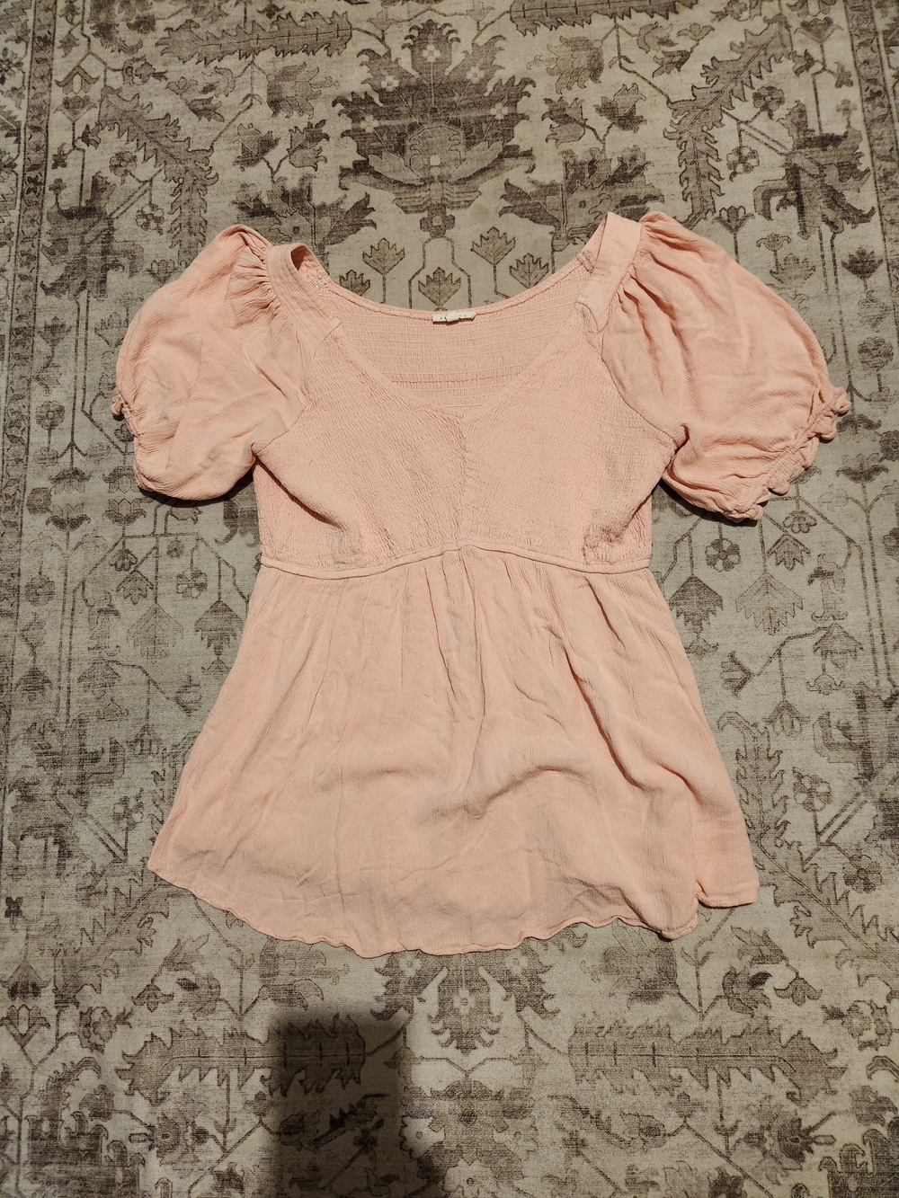 Puff-Sleeve Scoop Neck Tunic in Light Peach